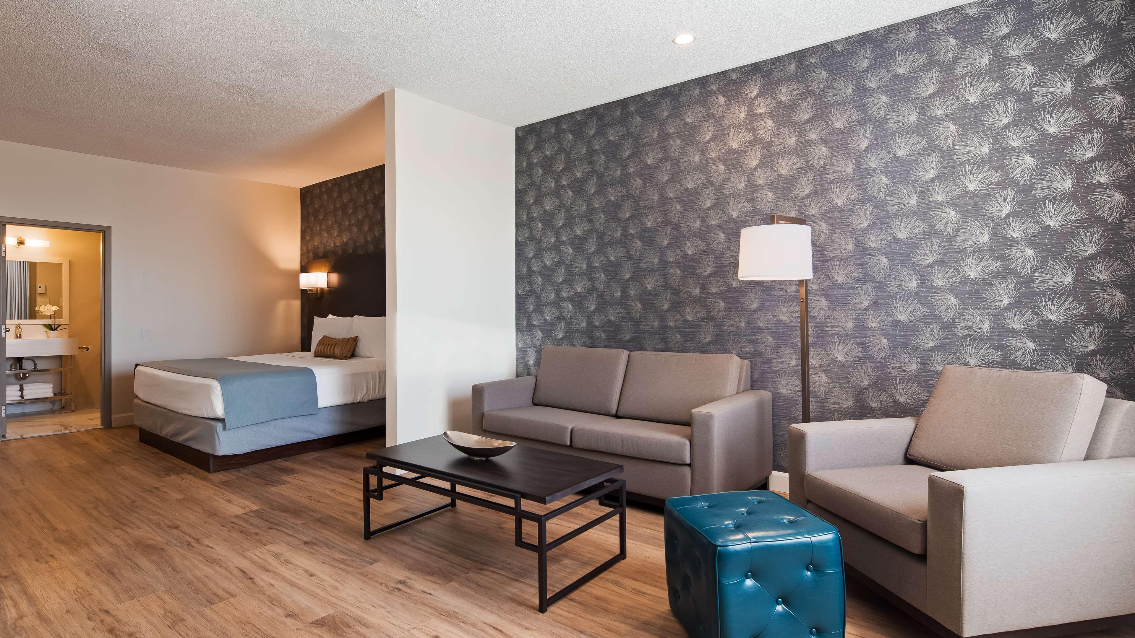 Best Western Plus Montreal East Exterior photo