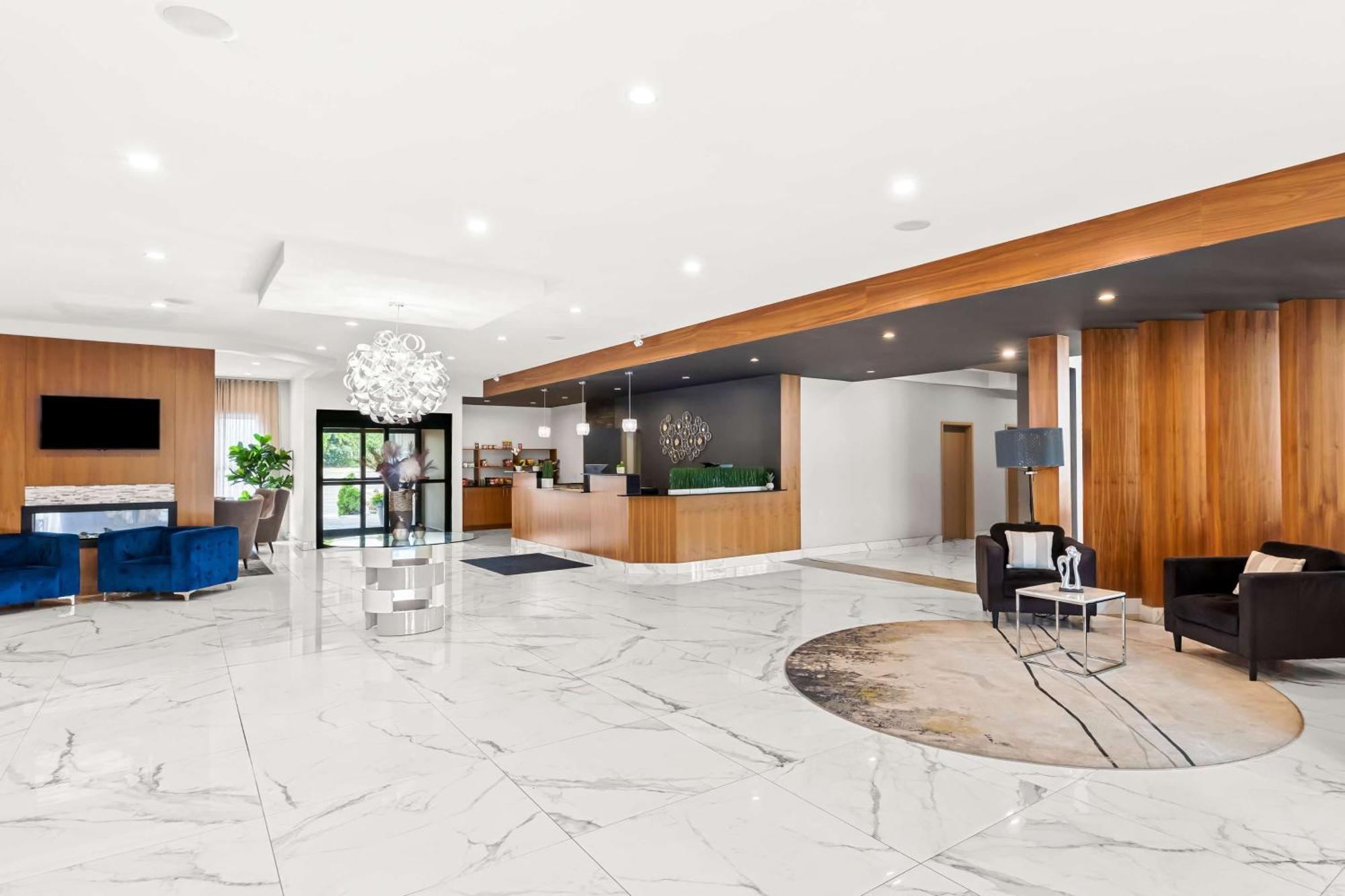 Best Western Plus Montreal East Exterior photo