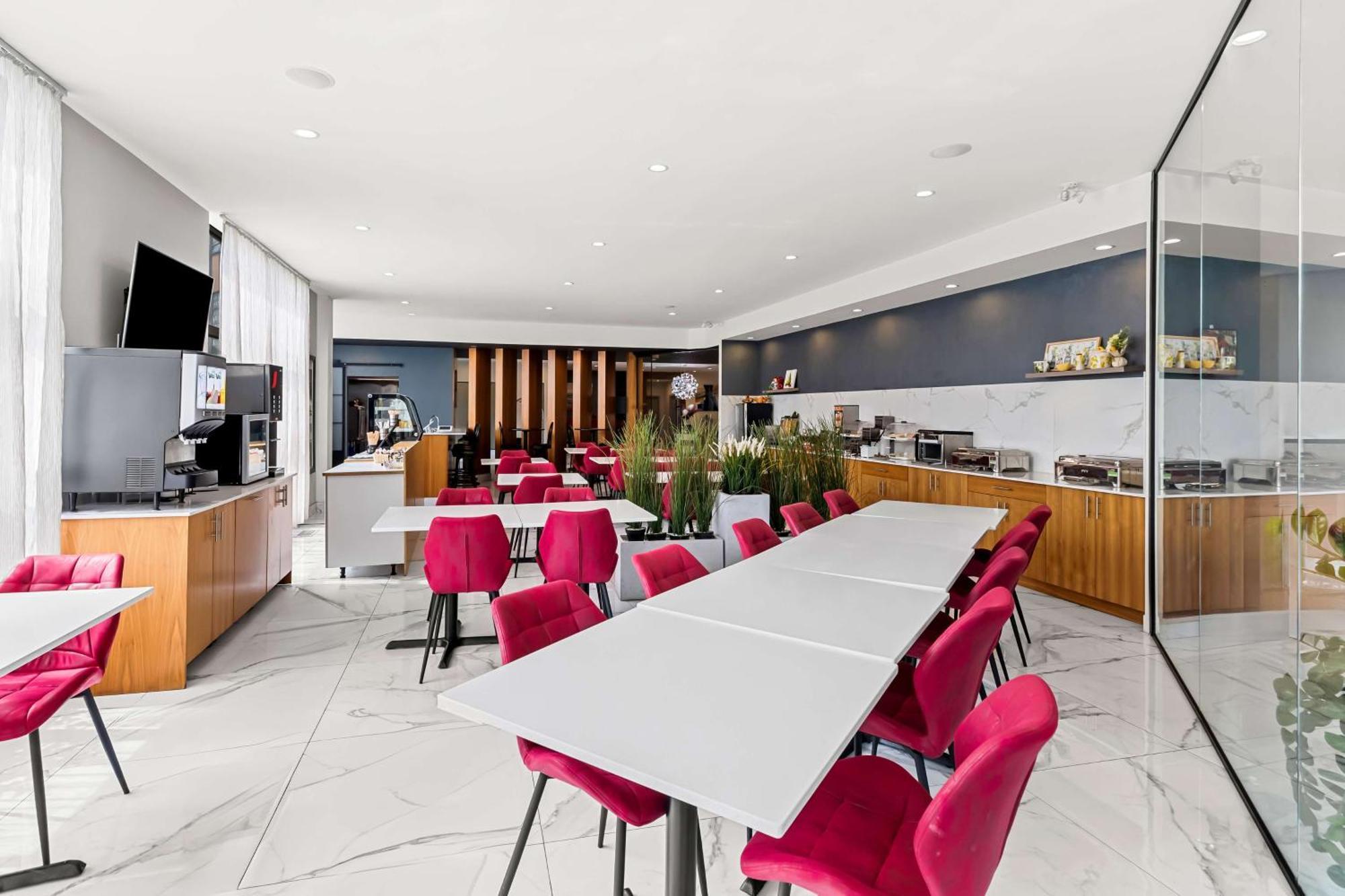 Best Western Plus Montreal East Exterior photo