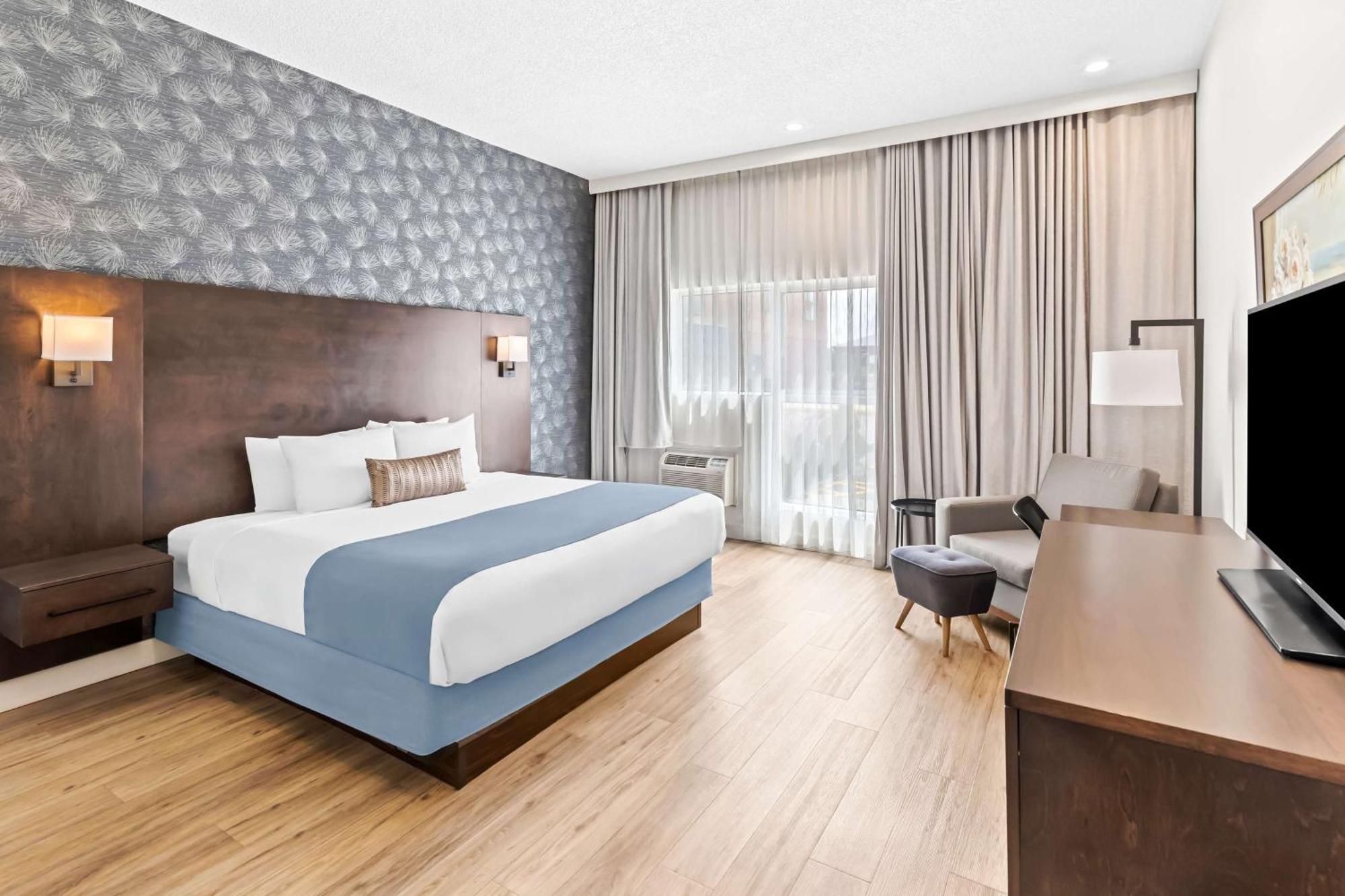 Best Western Plus Montreal East Exterior photo